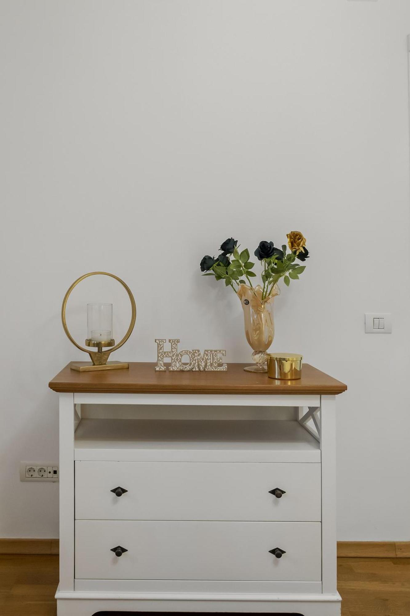 Sweet Luxury Three Rooms Apartment City Center Universitate Бухарест Экстерьер фото