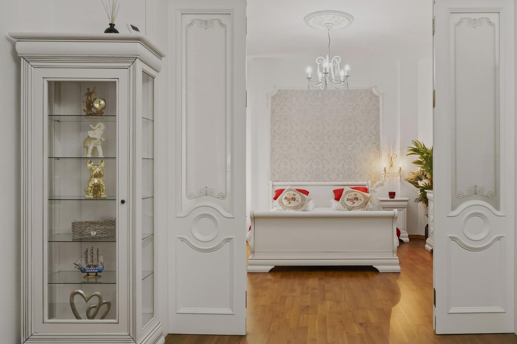Sweet Luxury Three Rooms Apartment City Center Universitate Бухарест Экстерьер фото
