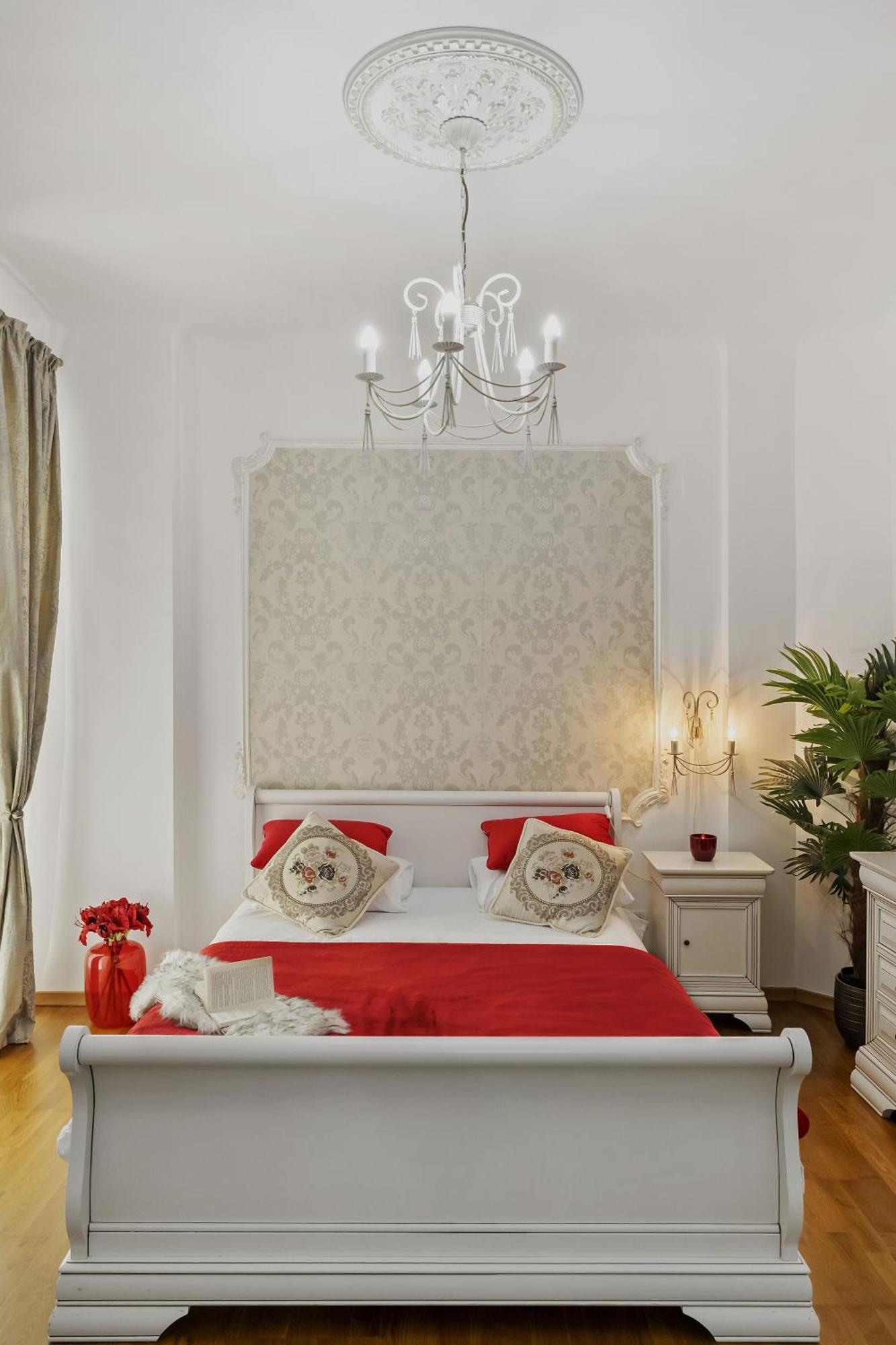 Sweet Luxury Three Rooms Apartment City Center Universitate Бухарест Экстерьер фото