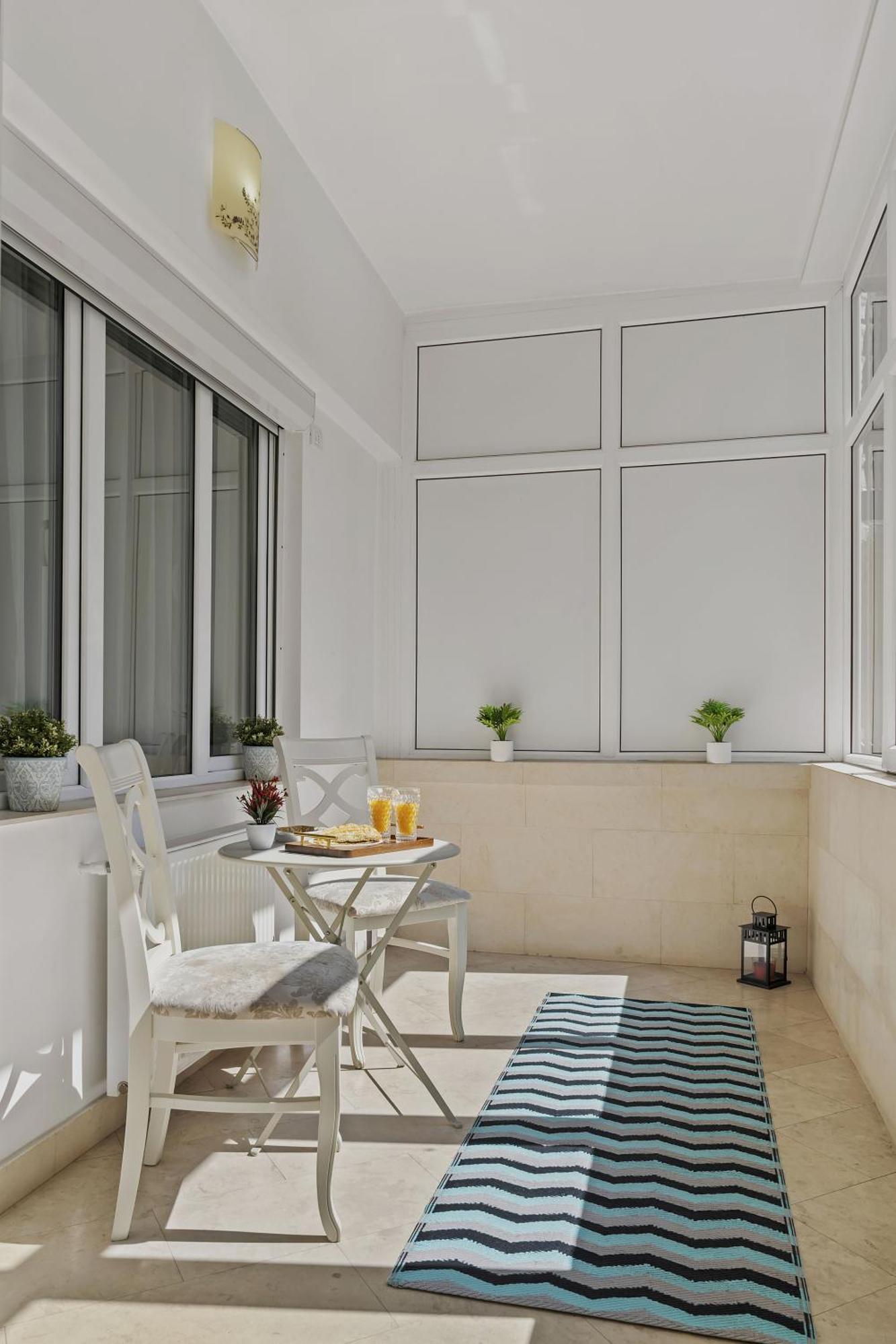 Sweet Luxury Three Rooms Apartment City Center Universitate Бухарест Экстерьер фото